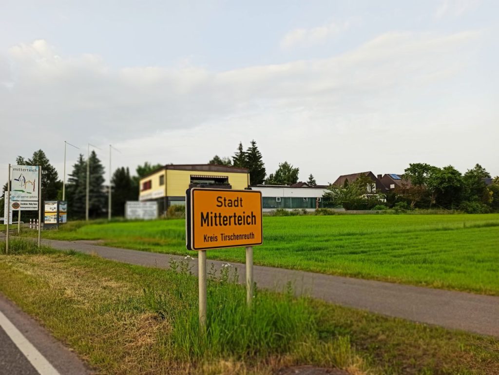 Spring in Mitterteich – A qualitative analysis of critical positions, epistemic struggles and discursive dynamics during the COVID-19 pandemic